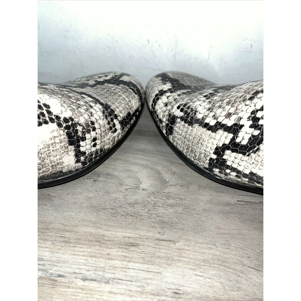 Clarks Collection Taupe Snakeskin Slip-On Loafers Women's Size 7 M Black and Tan